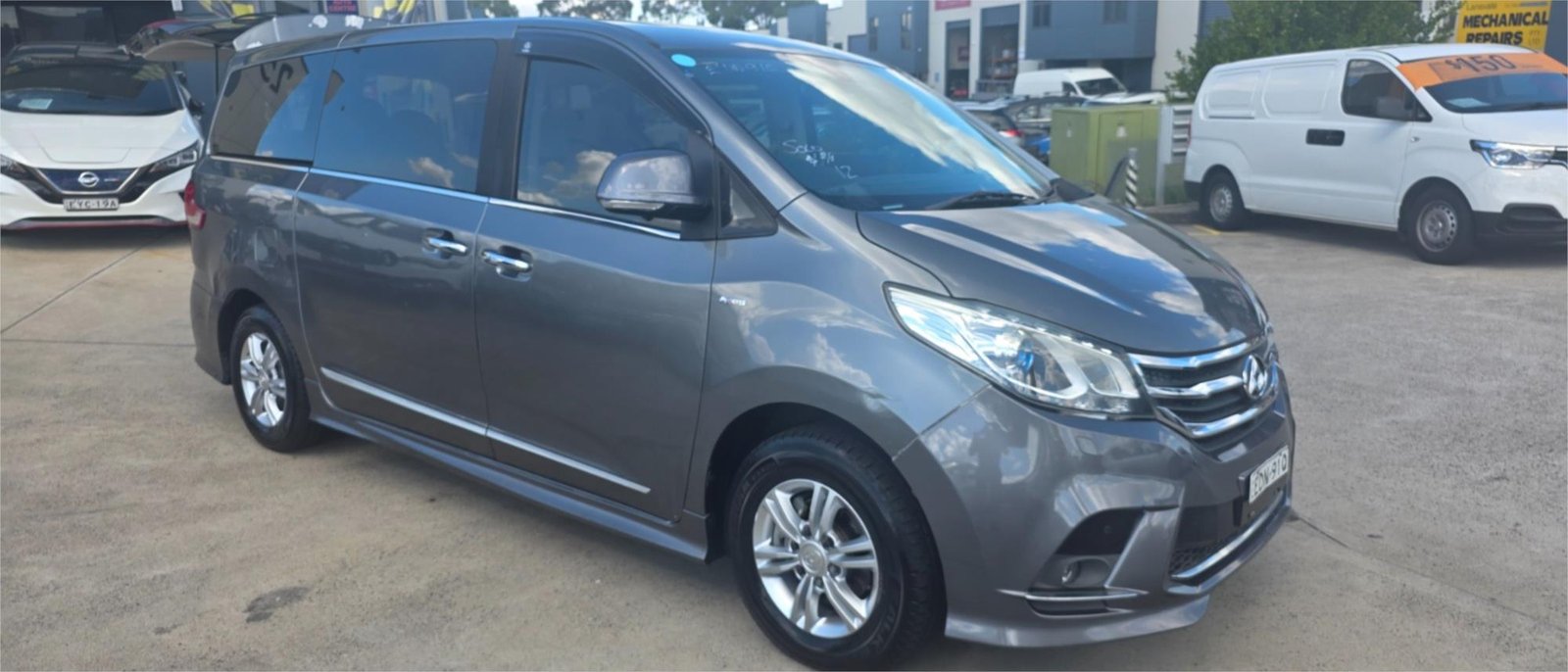 LDV G10 - 9SEATER